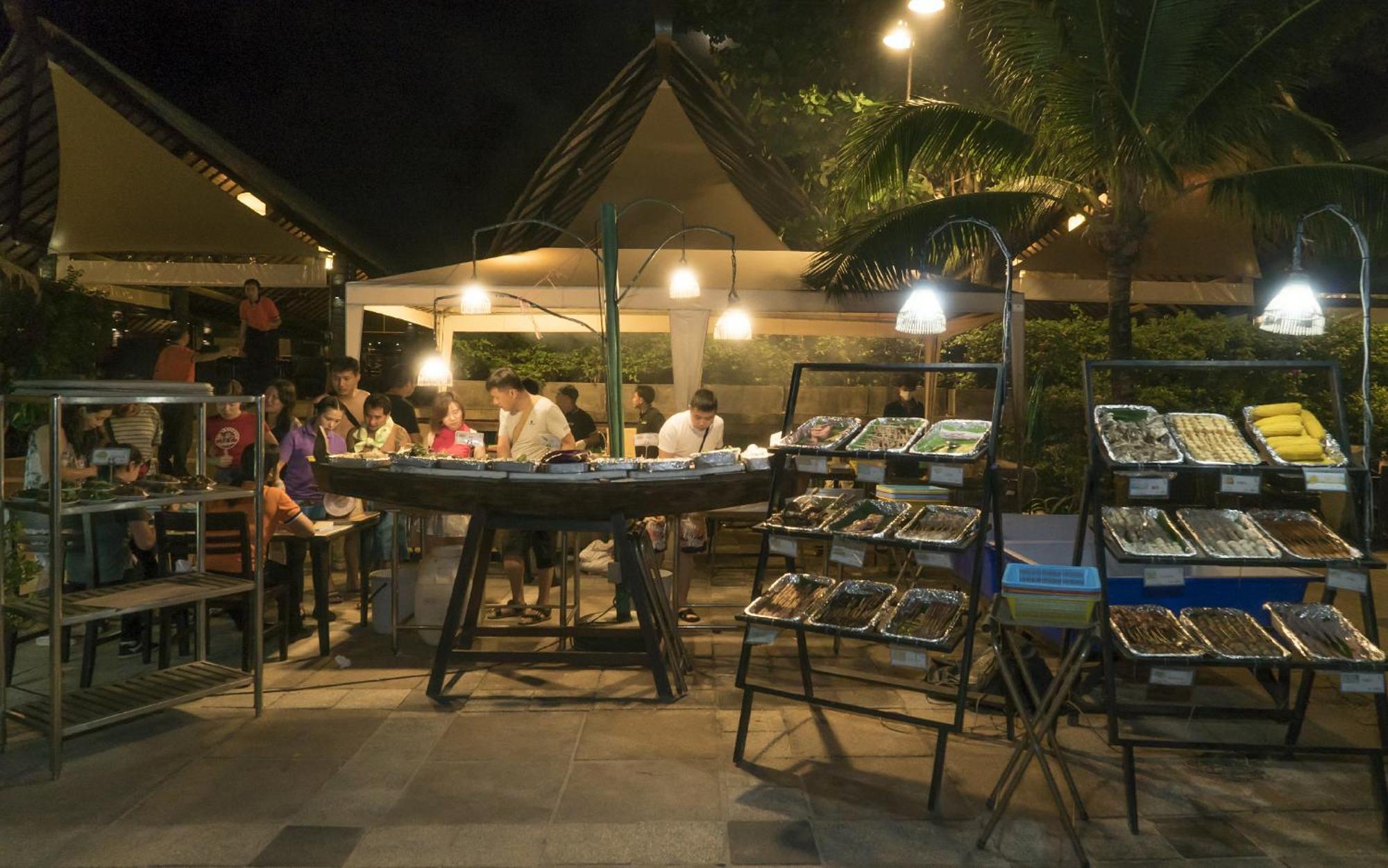 Blue Bay Resort - Access To Pool And Beach-Phuket & Krabi Ko Yao Dış mekan fotoğraf A restaurant in Batam