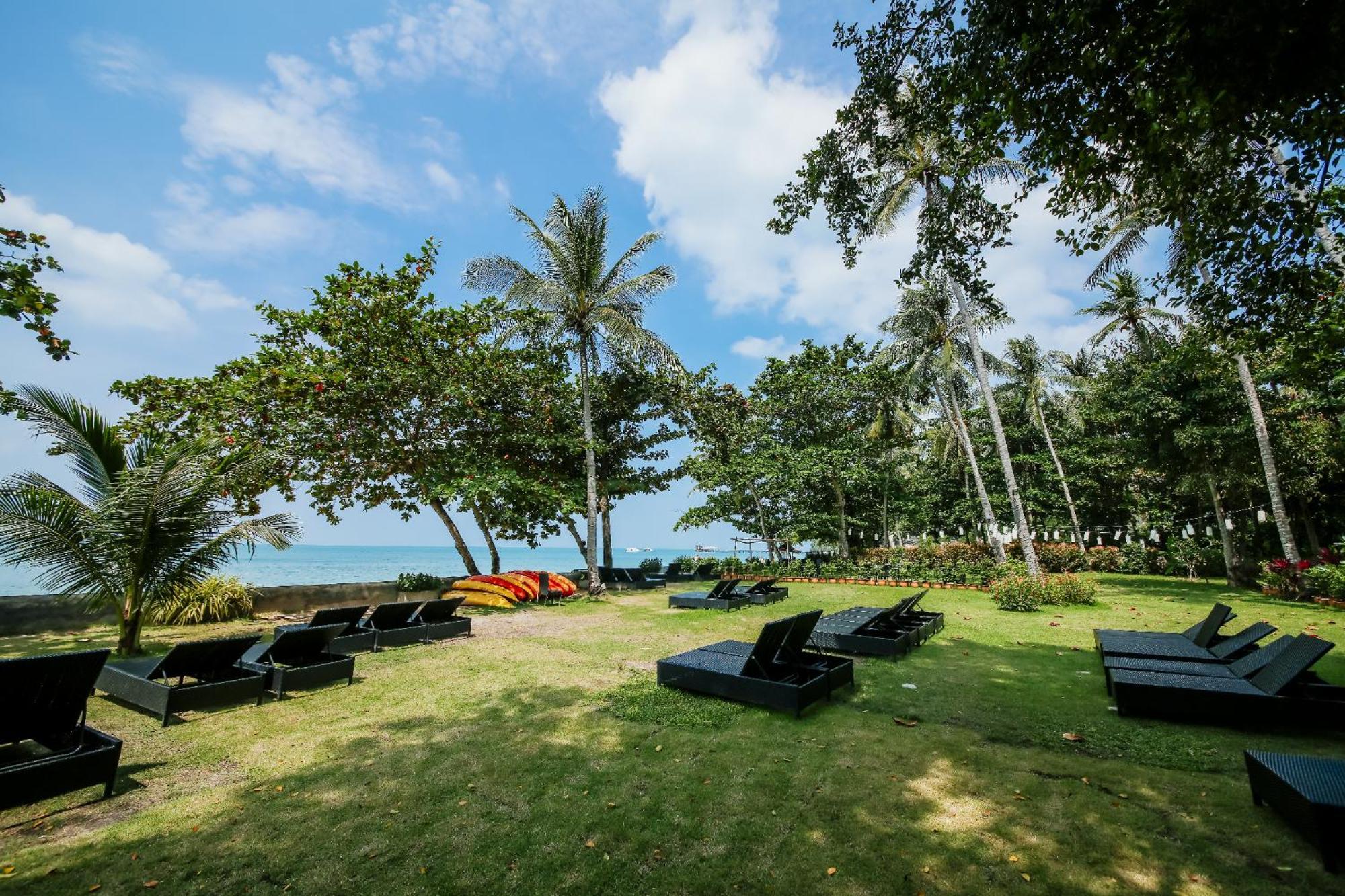Blue Bay Resort - Access To Pool And Beach-Phuket & Krabi Ko Yao Dış mekan fotoğraf The beach at the resort