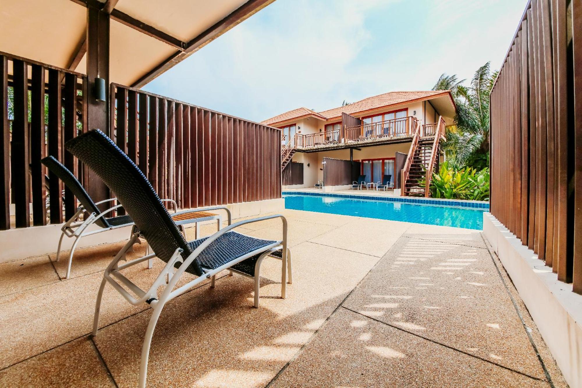 Blue Bay Resort - Access To Pool And Beach-Phuket & Krabi Ko Yao Dış mekan fotoğraf The swimming pool at the resort