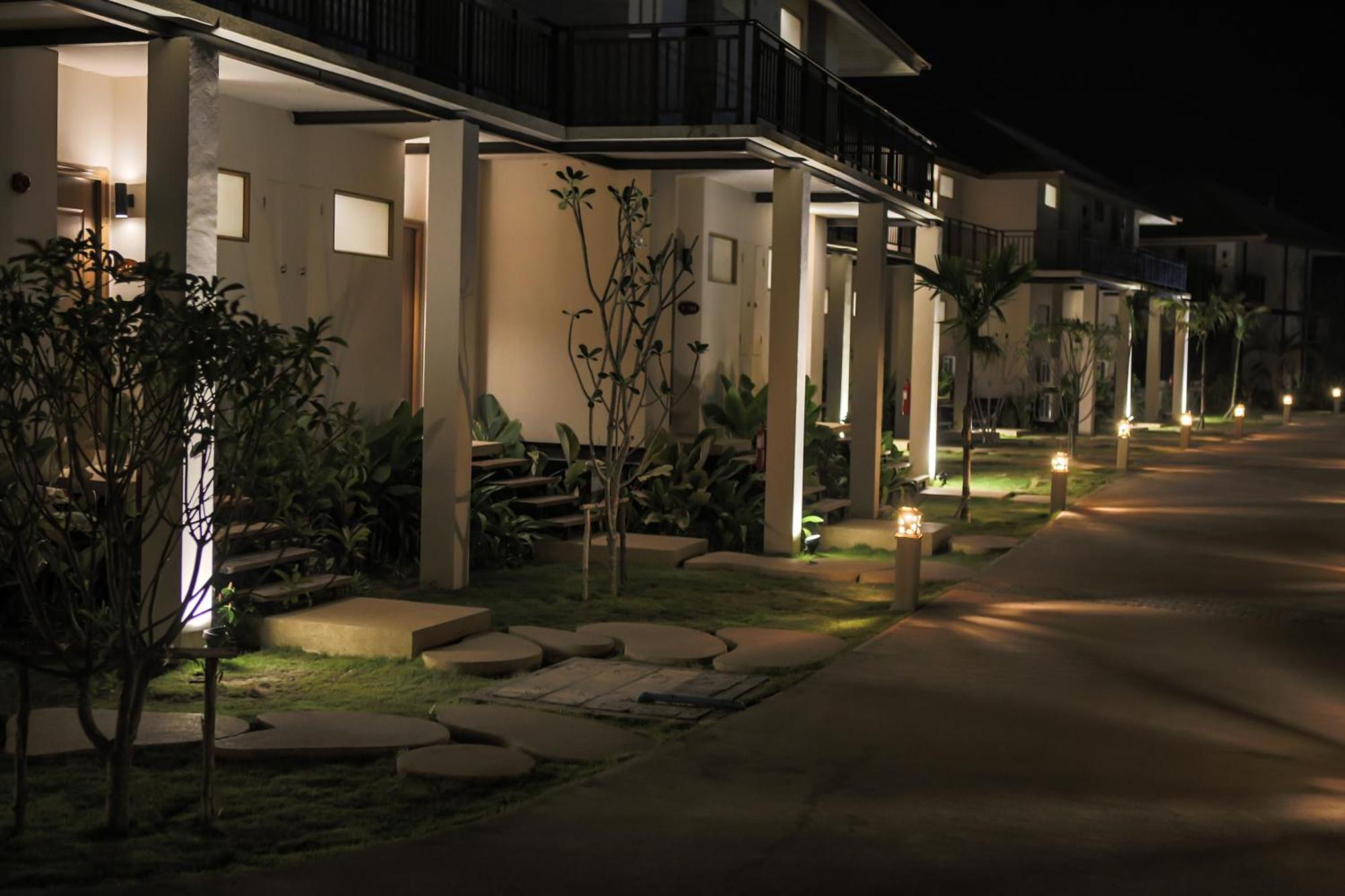 Blue Bay Resort - Access To Pool And Beach-Phuket & Krabi Ko Yao Dış mekan fotoğraf Residential area
