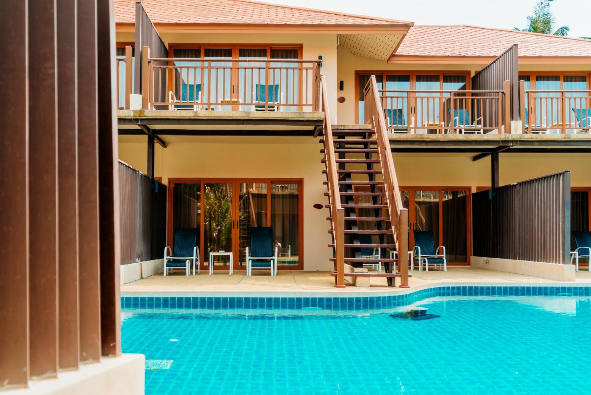 Blue Bay Resort - Access To Pool And Beach-Phuket & Krabi Ko Yao Dış mekan fotoğraf The resort's pool