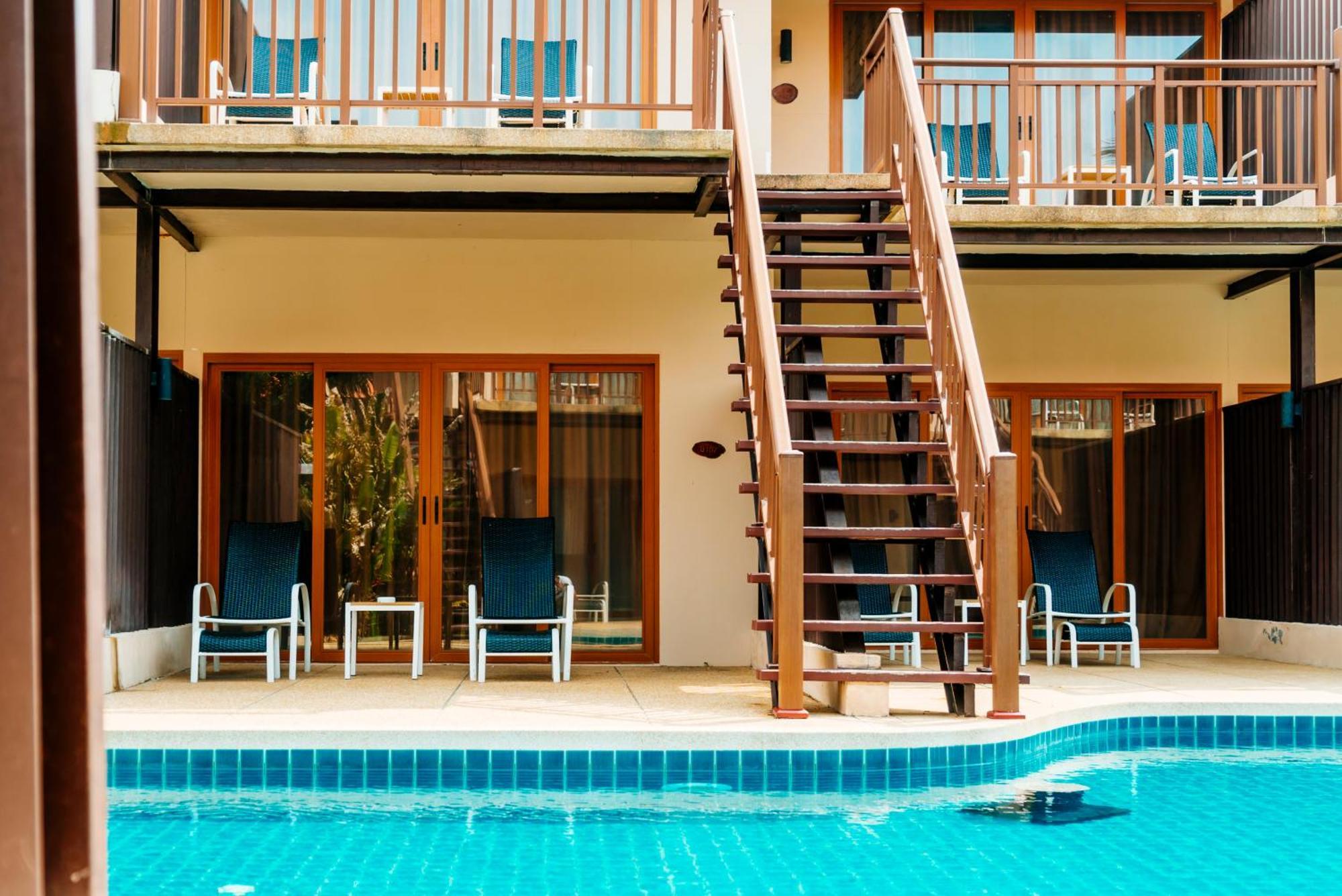 Blue Bay Resort - Access To Pool And Beach-Phuket & Krabi Ko Yao Dış mekan fotoğraf A pool at a hotel